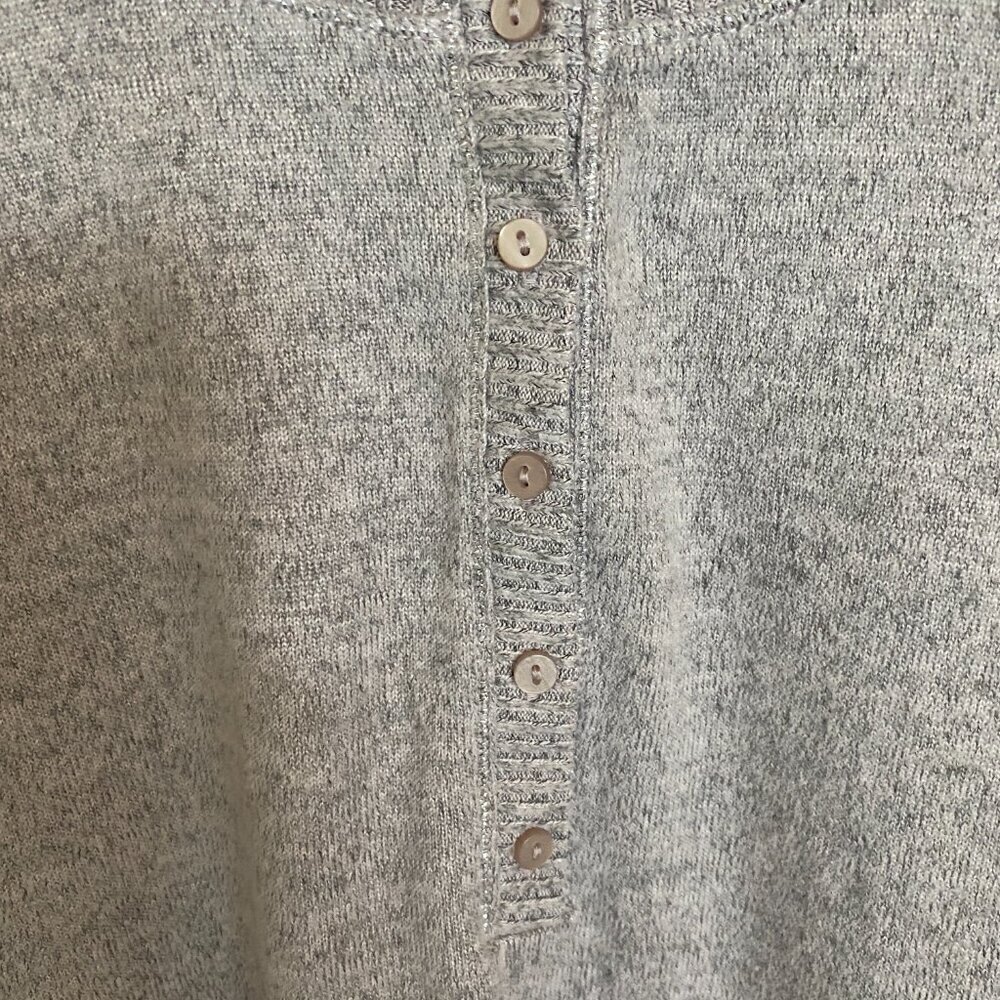Reitman's Women's Light Weight Spring Sweater Size Medium - Picture 6 of 7